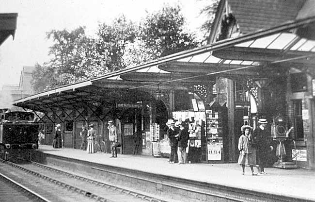 Beeston railway station, c.1910.