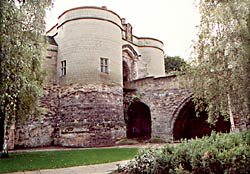 The outer gate and bridge of Nottingham Castle were constructed in 1250-55. Medieval masonry survives to the lower string course, the upper part is clearly covered in modern ashlar cladding.
