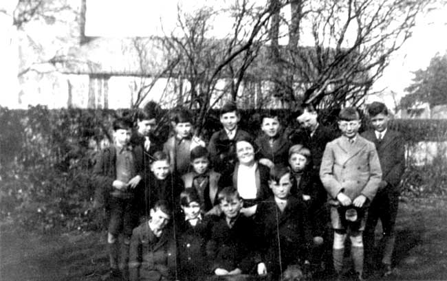 Children evacuated from Great Yarmouth to Rampton (photograph courtesy of Bassetlaw Museum).